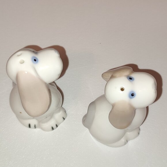 Dogs Puppies Salt Pepper Shakers S&P Shaker Set Porcelain Cottage Core Vintage - Picture 6 of 9